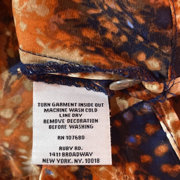 Ruby Rd. Size 14. Stunning Blouse.   Feather decoration.      Mint. - Picture 6 of 6